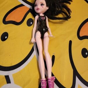 Monster High Budget Doll Dracularua Poor Condition